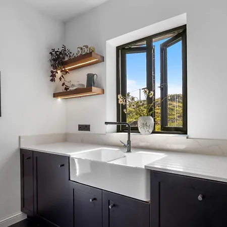 Dom wakacyjny Sweet Garden, Mannin - *